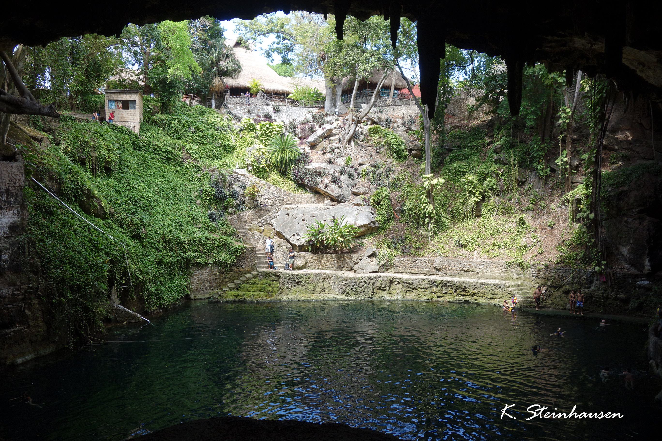 Mehr über den Artikel erfahren Cenote Zaci