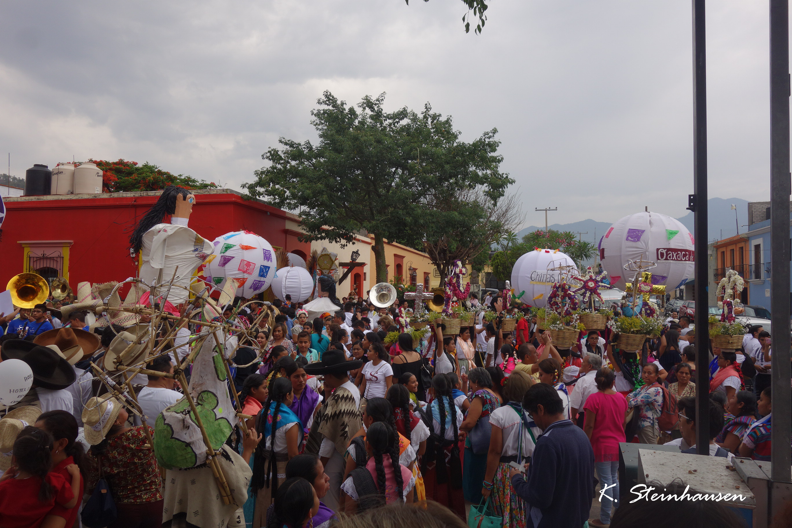 Mehr über den Artikel erfahren Jahrestag in Oaxaca