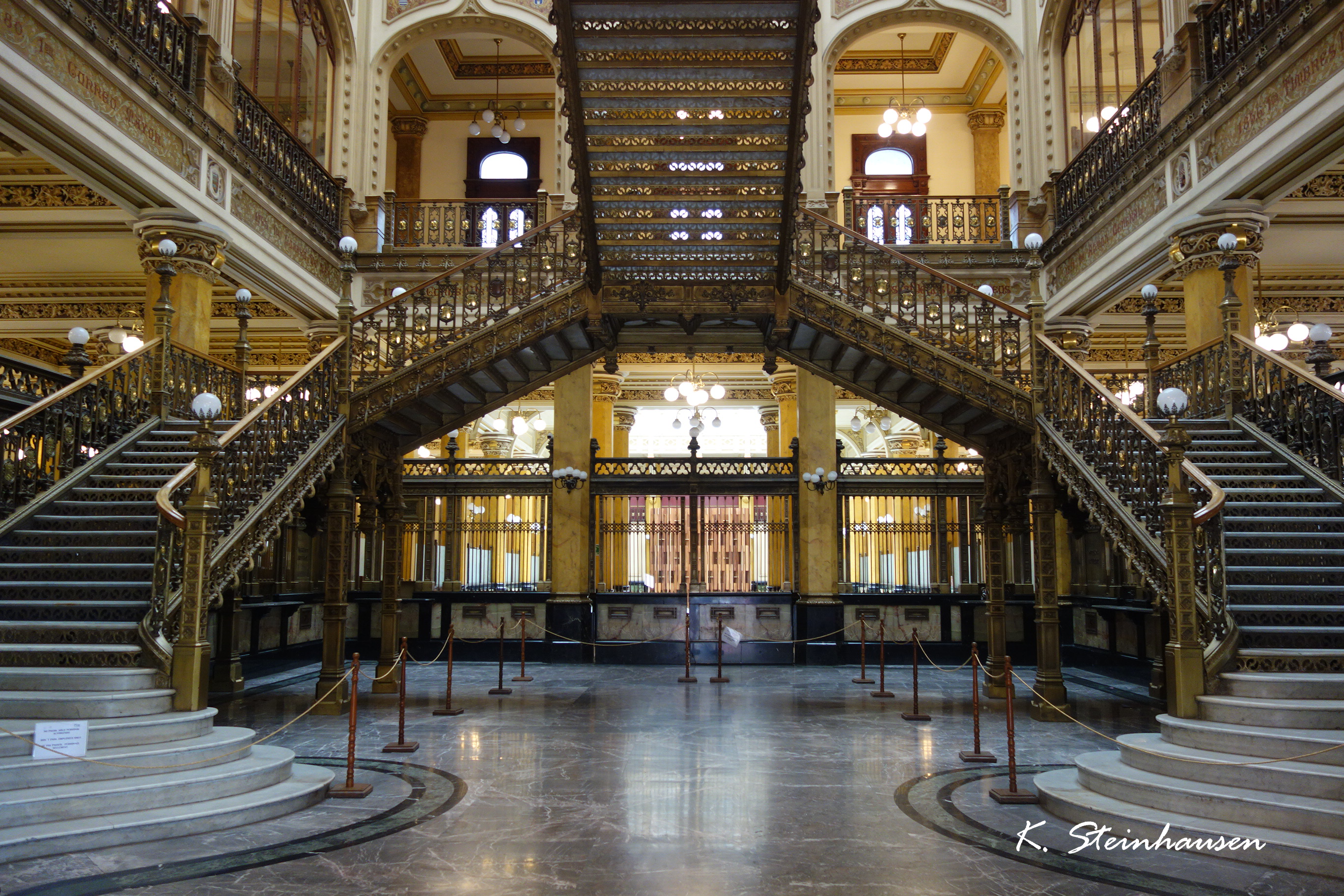 Mehr über den Artikel erfahren Palacio de Correos
