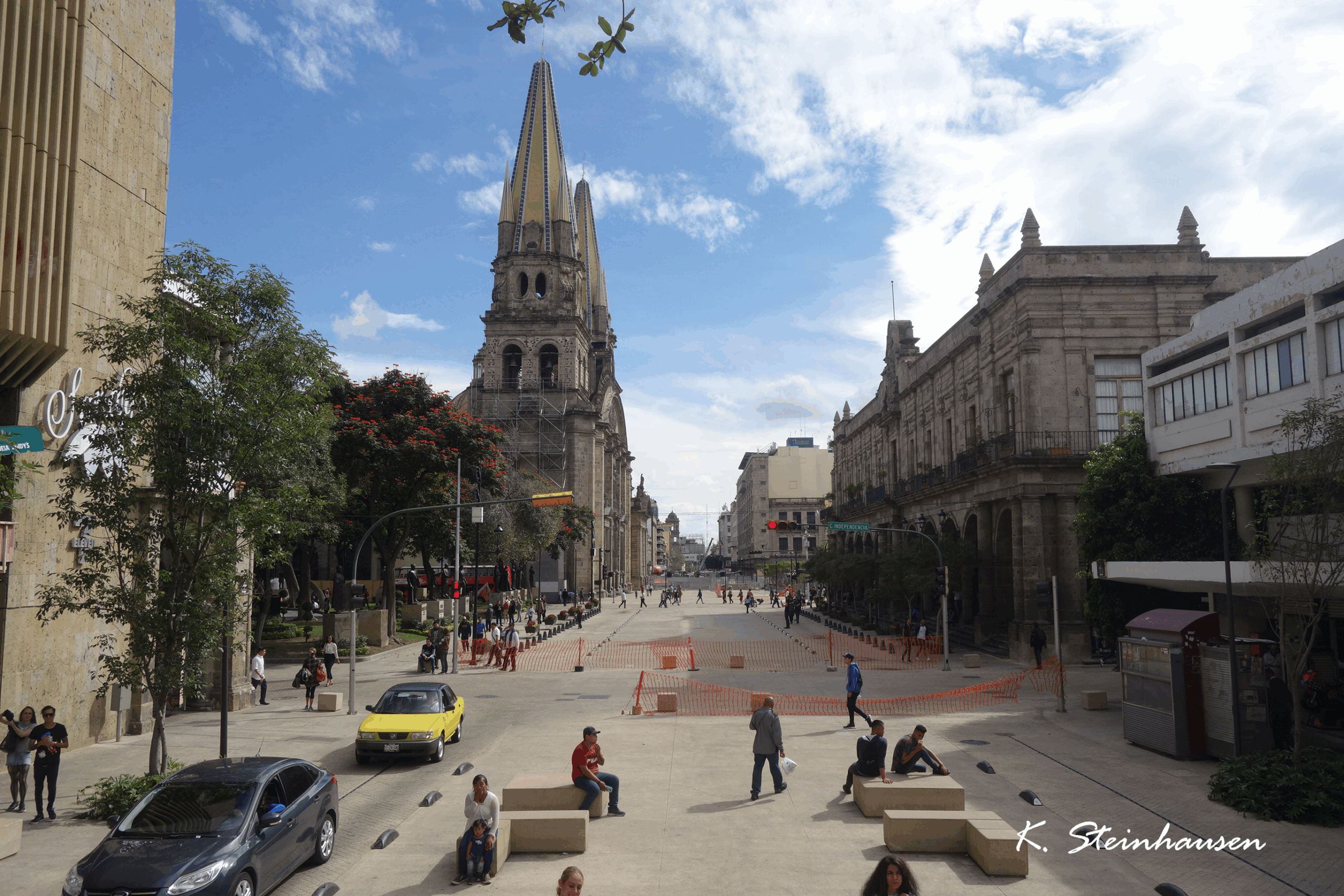 Mehr über den Artikel erfahren Zentrum & Straßen von Guadalajara