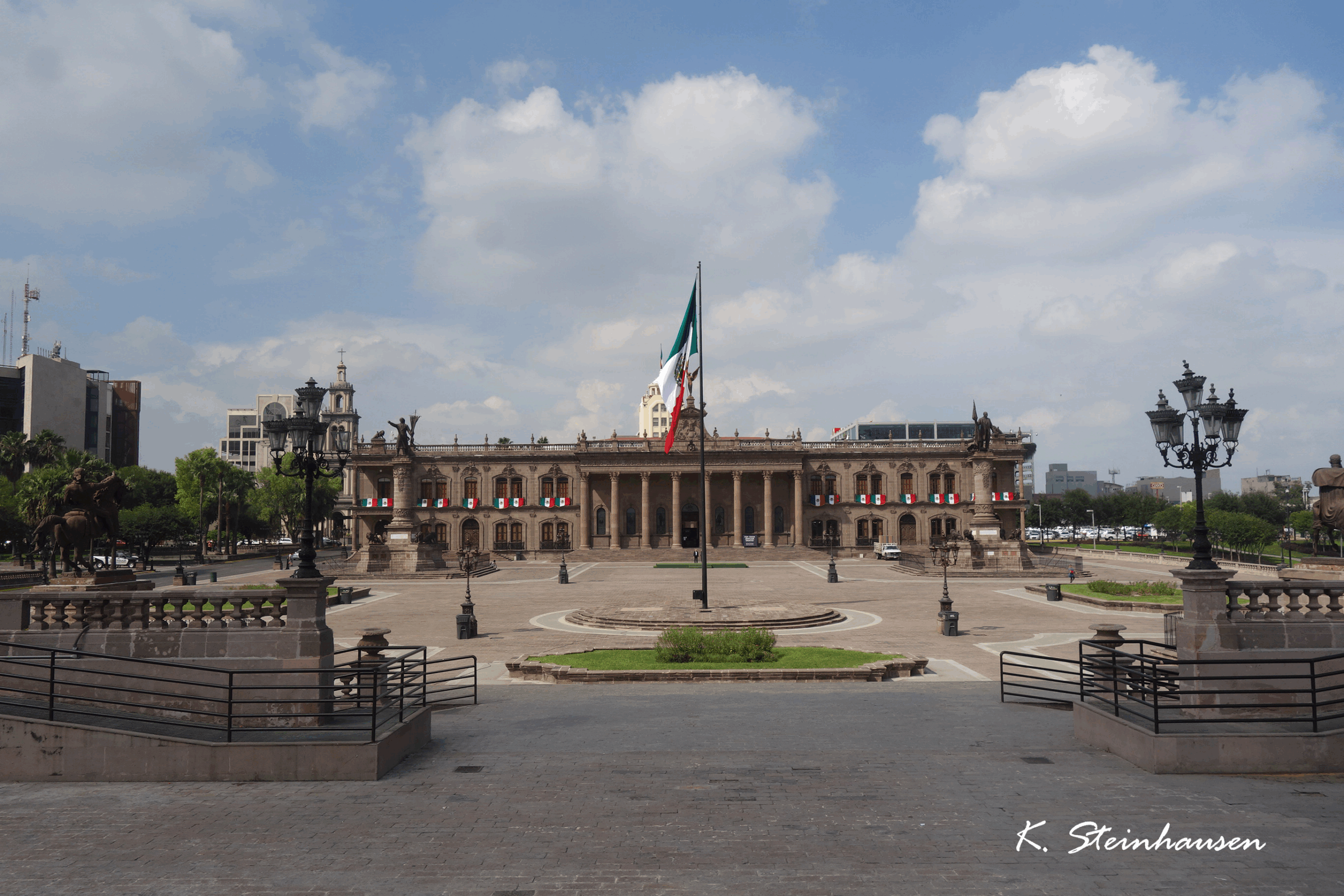 Mehr über den Artikel erfahren Palast Platz & Museum – Monterrey